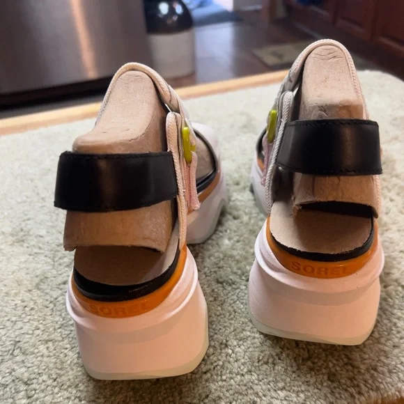 Women’s 7.5 kinetic impact sling back heel sandal sea salt/black sorel brand - Picture 3 of 4